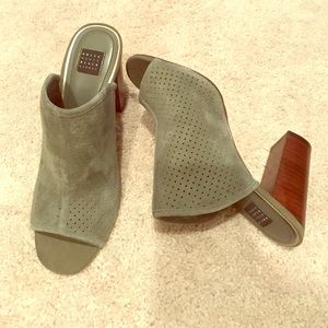 White House Black Market Heels - 8.5 Medium